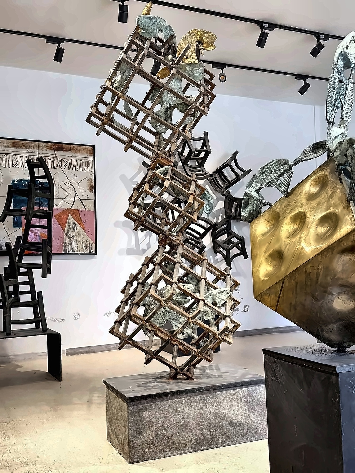 A lattice sculpture with an opening.